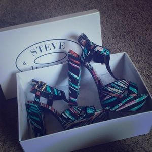 💫Multi colored Steve Madden High Heels💫💃🏽
